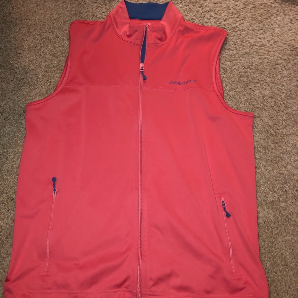 NEVER WORN vineyard vine men’s vest